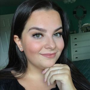 Meet your Posher, Daniella